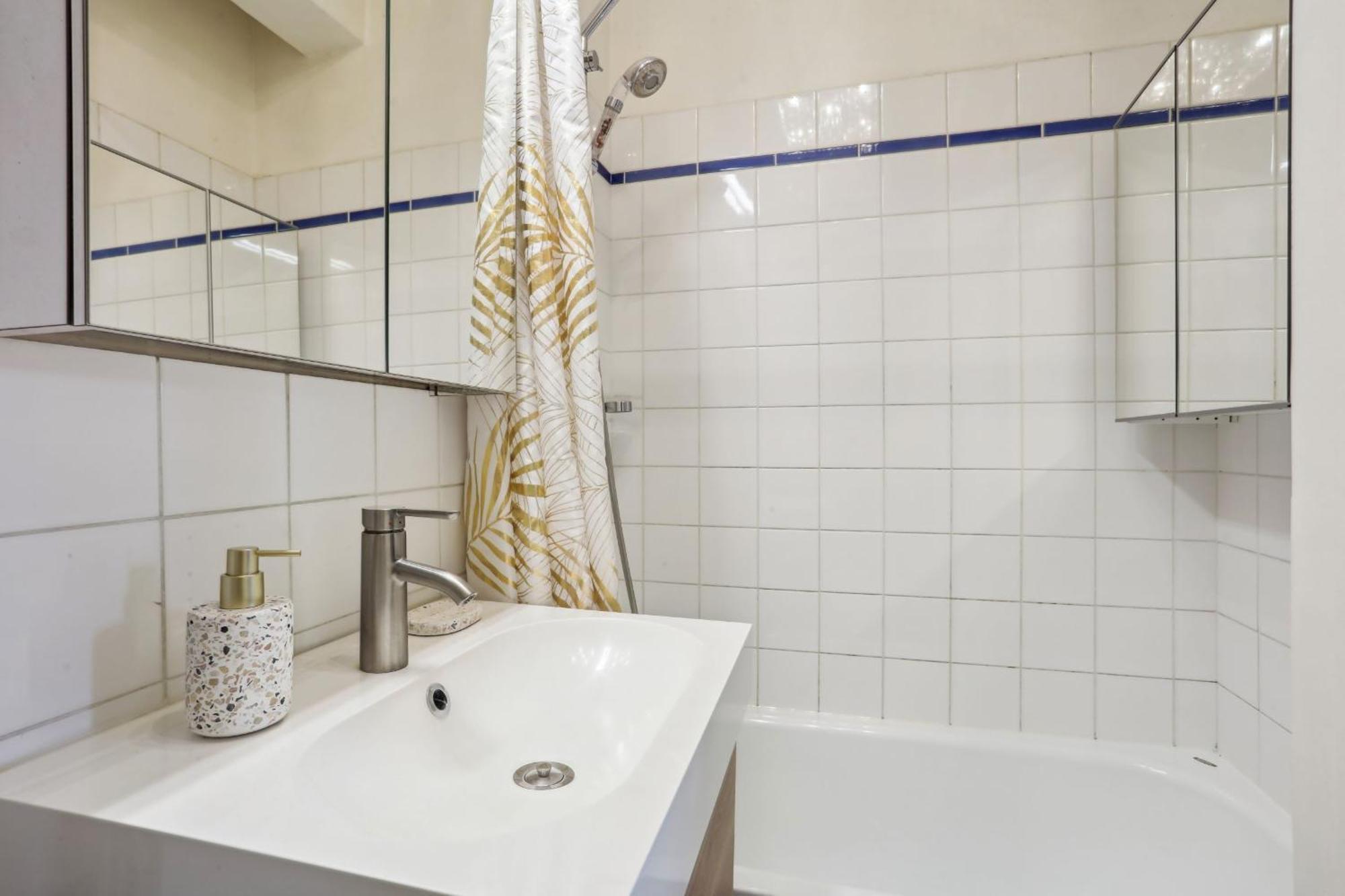 Eiffel Tower & Faubourg - 1Br - Cityapartmentstay Paris Eksteriør bilde