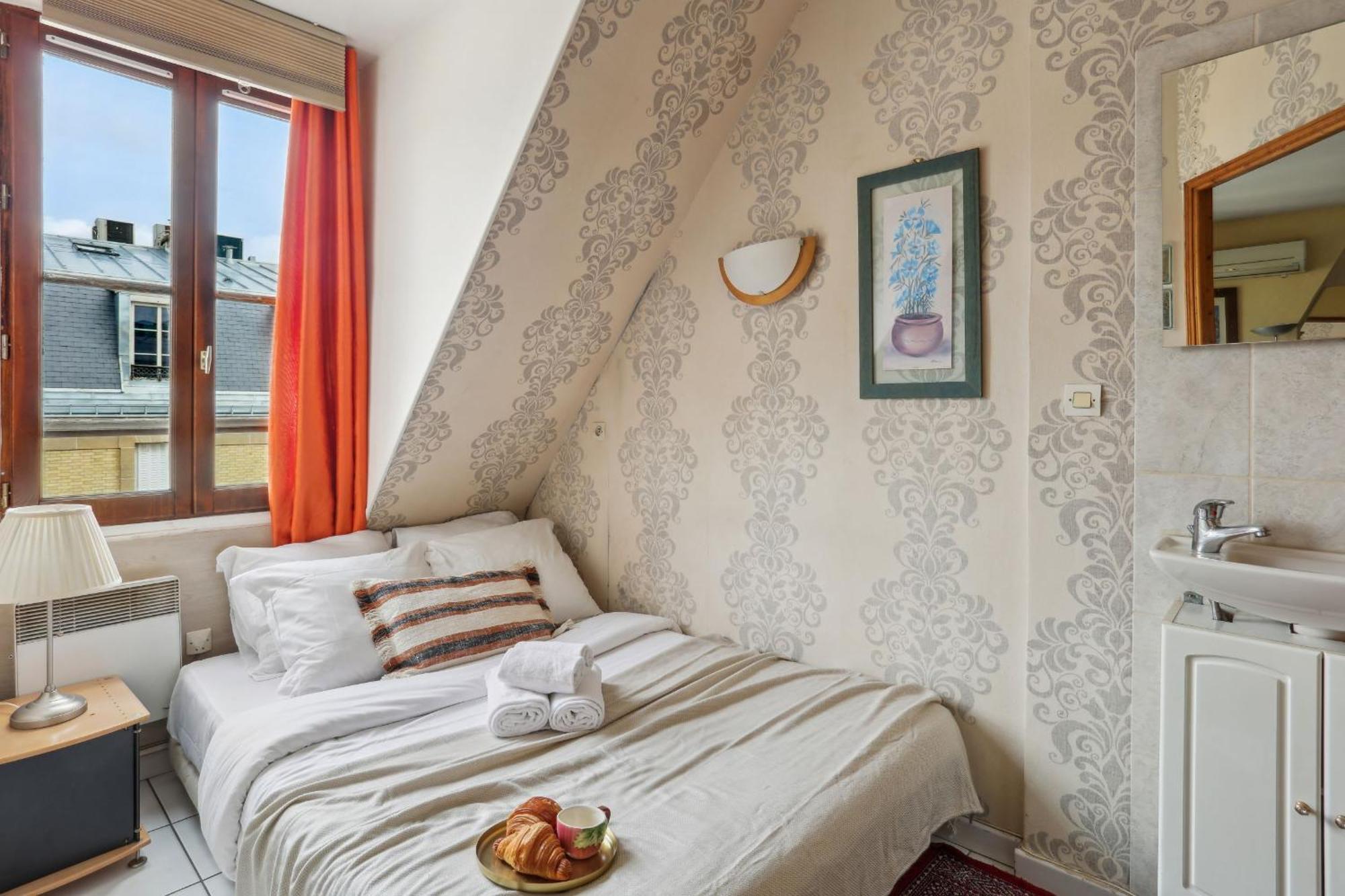 Eiffel Tower & Faubourg - 1Br - Cityapartmentstay Paris Eksteriør bilde